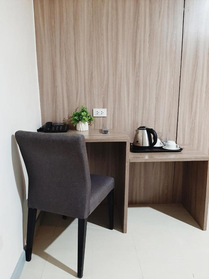 Anex Hotel Near Us Embassy Манила Екстериор снимка