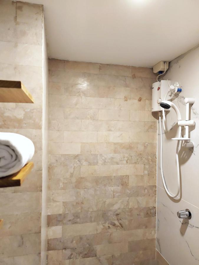Anex Hotel Near Us Embassy Манила Екстериор снимка