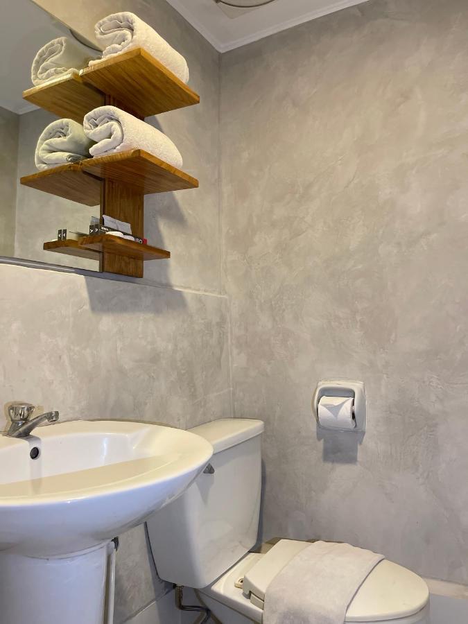 Anex Hotel Near Us Embassy Манила Екстериор снимка