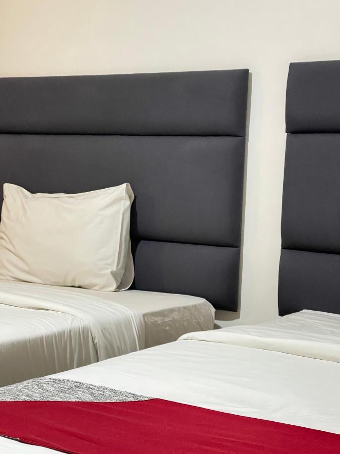 Anex Hotel Near Us Embassy Манила Екстериор снимка